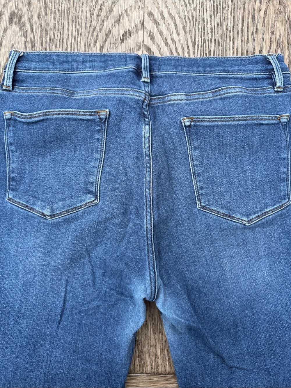 Frame Denim Straight Leg Jeans in Mid Blue - Picture 4 of 5